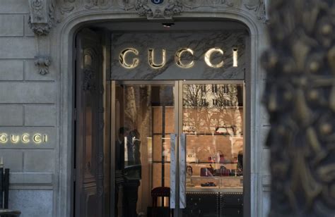 pagina pubblicitaria gucci|Gucci’s marketing strategy through the years .